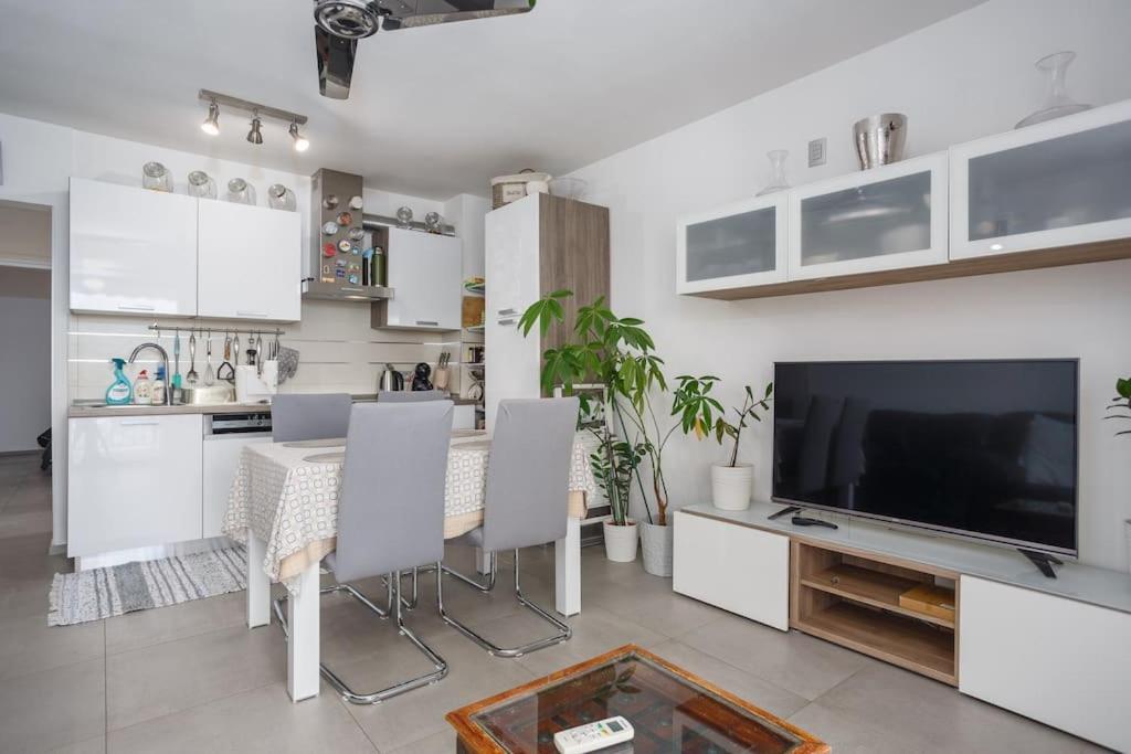 Family Village Apartment Vrh  Екстер'єр фото