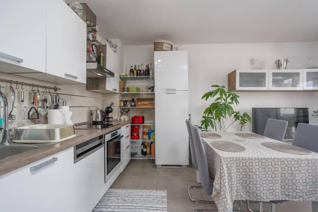 Family Village Apartment Vrh  Екстер'єр фото